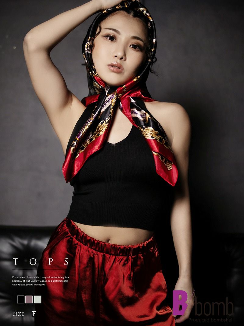 お腹見せ短丈ショートニットトップス