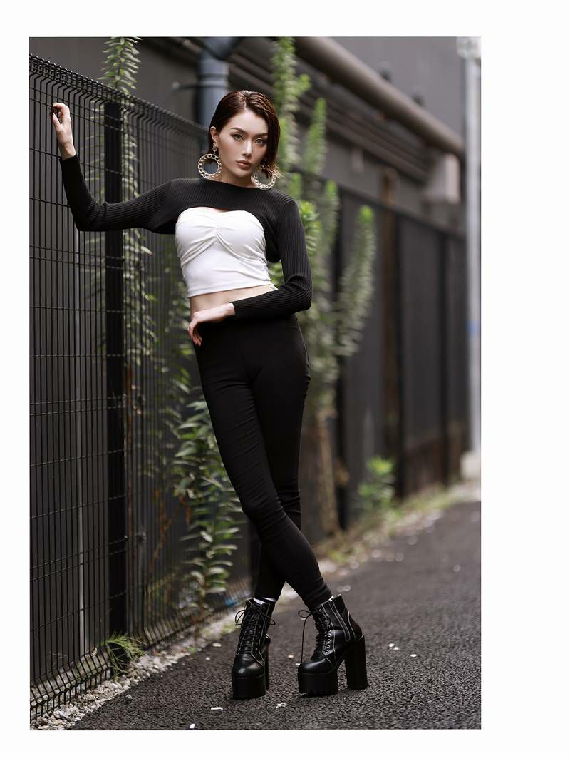 胸開きスーパーセクシー丈ニットトップス