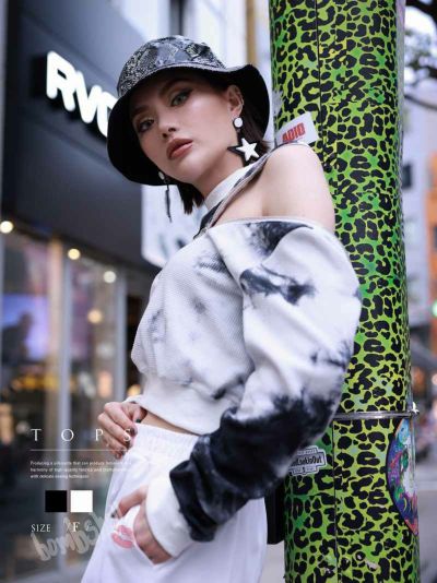 クラッシュ柄ショルダージップミニ丈長袖カットソー【ダンス衣装通販bombshell/ボムシェル】(フリーサイズ)(ホワイト/ブラック)