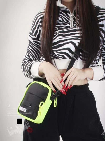 SALE￥1958→￥1762！ ネオンイエロー＆ブラックバイカラーミニショルダーバッグ ストリート系【B/bomb】(フリーサイズ)(ネオンイエロー)