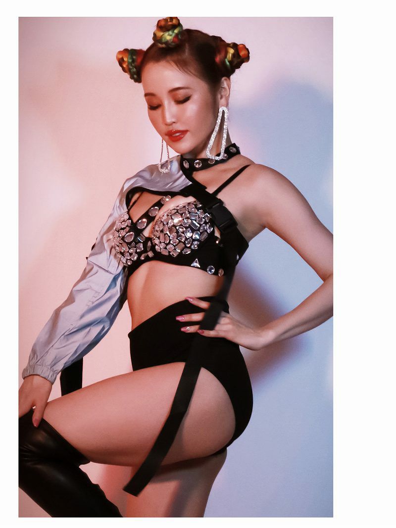 エロゴージャス！チョーカー付大粒ビジューセクシーハーネスブラ3点セット ダンス衣装韓国 kpop衣装 韓国ファッション 