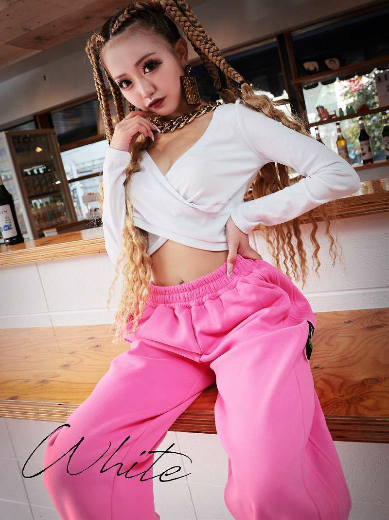 谷間見せバストクロスへそ出しショート丈長袖カットソー 【ダンス衣装通販bombshell/ボムシェル】