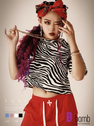 【SALE!￥1518→￥759】ゼブラ柄ショート丈半袖Tシャツ ストリート系【B/bomb】(M)(ブラック/ホワイト/ピンク/ブルー)