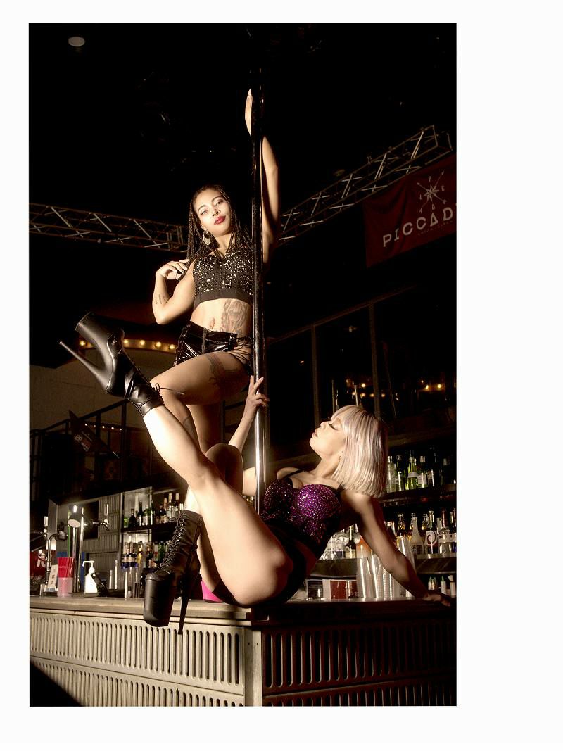 セクシーボンテージ編み上げエナメルショートパンツ