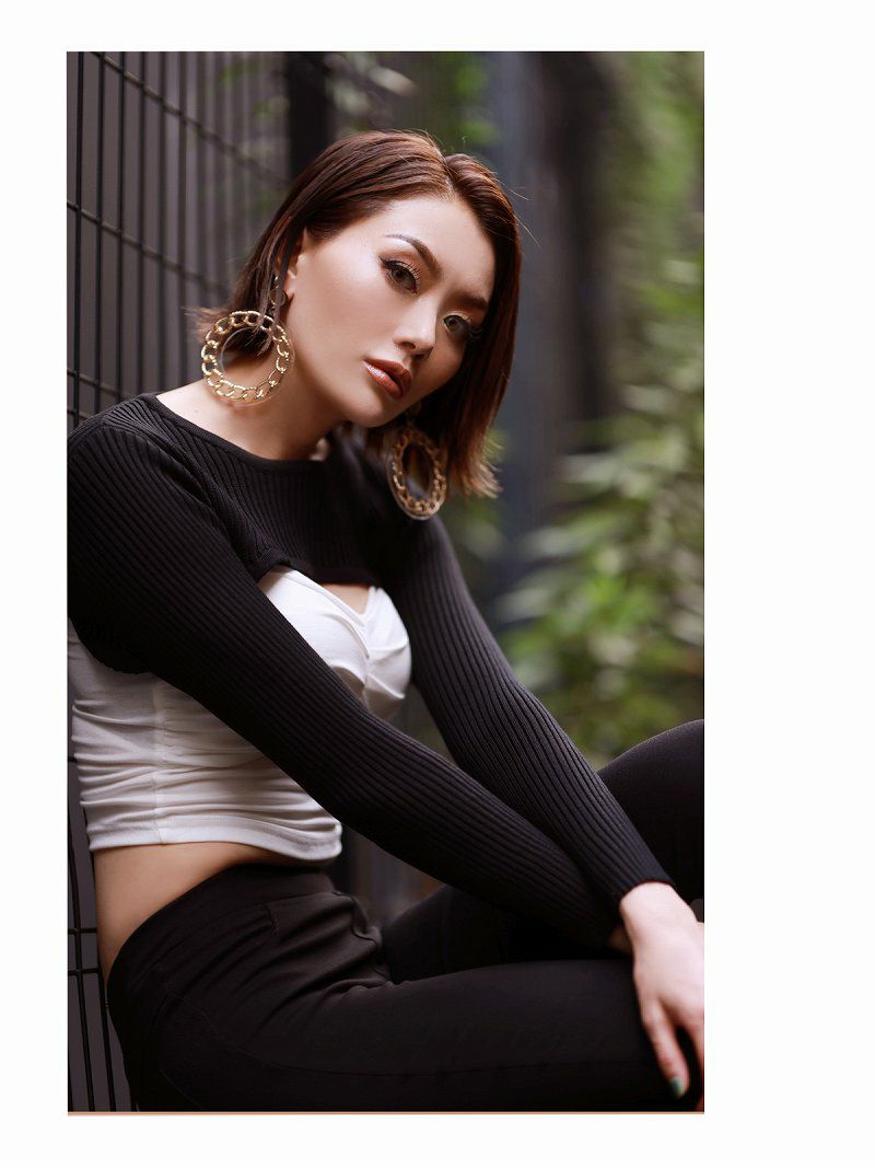 Bombshell Sportswear ボムシェル　新作　トップス スーパークロップドロングスリーブニットトップス【ダンス衣装