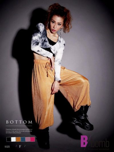 【SALE!￥1738→￥869】プリーツサテンオーバーサイズロングボトムス【ダンス衣装通販bombshell/ボムシェル】(フリーサイズ)(ブラック/ホワイト/オレンジ/ピンク/ブルー/パープル)