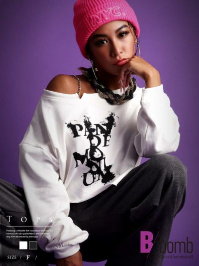 SALE￥2178→￥1089！ アシンメトリー肩紐チェーンクロップドロゴプリントスウェットトップス ストリート系【B/bomb】(フリーサイズ)(ブラック/ホワイト)