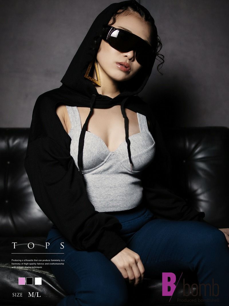 ショート丈重ね着フーディートップス