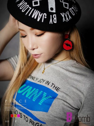 揺れるリップピアス軽量疲れない ストリート系【B/bomb】(フリーサイズ)(レッド/ゴールド/ピンク)